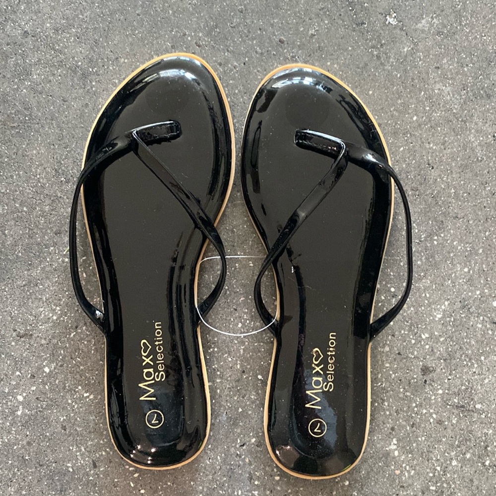 Brand new cushioned flip flops